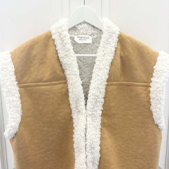 Tuckernuck Hyacinth House Tan Shearling Crosby Vest L - Picture 6 of 13